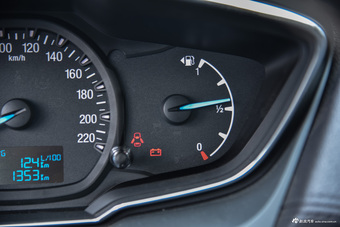 2015款福睿斯1.5L手动时尚型