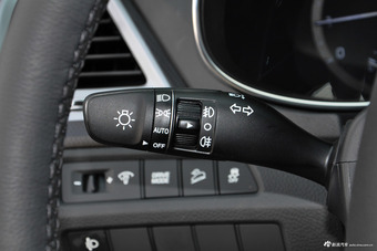 2017款全新胜达2.0L自动两驱智能型7座