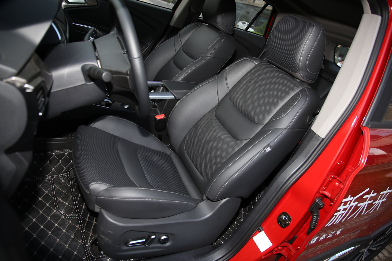 2019款海马S5 1.5T自动智联旗舰型230T