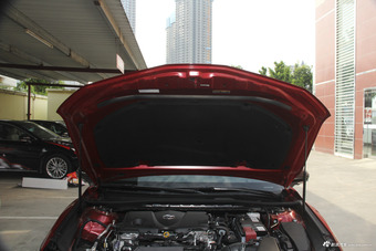 2018款凯美瑞2.5S自动锋尚版