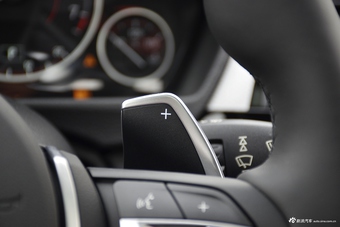 2017款宝马3系2.0T自动M运动型330i（白）