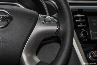 2017款楼兰2.5L自动S/C XE HEV混动四驱尊尚版