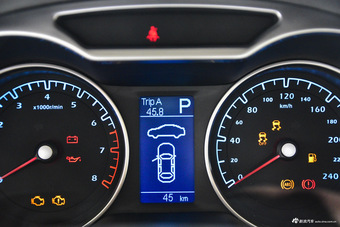 2015款海马M8 1.8T自动舒适型