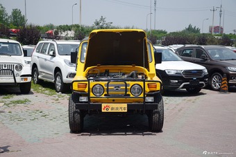 2016款BJ 212 2.0L手动方门四驱豪华型 国V