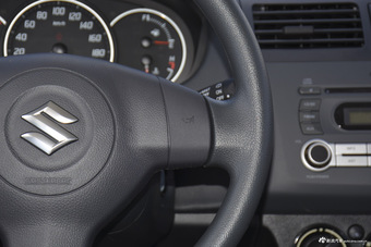 2013款雨燕1.5L手动20周年限量版