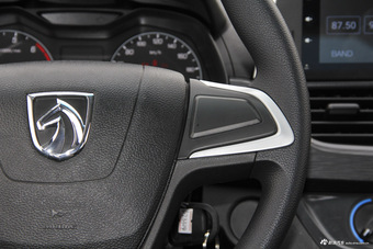 2016款宝骏310 1.2L手动舒适型