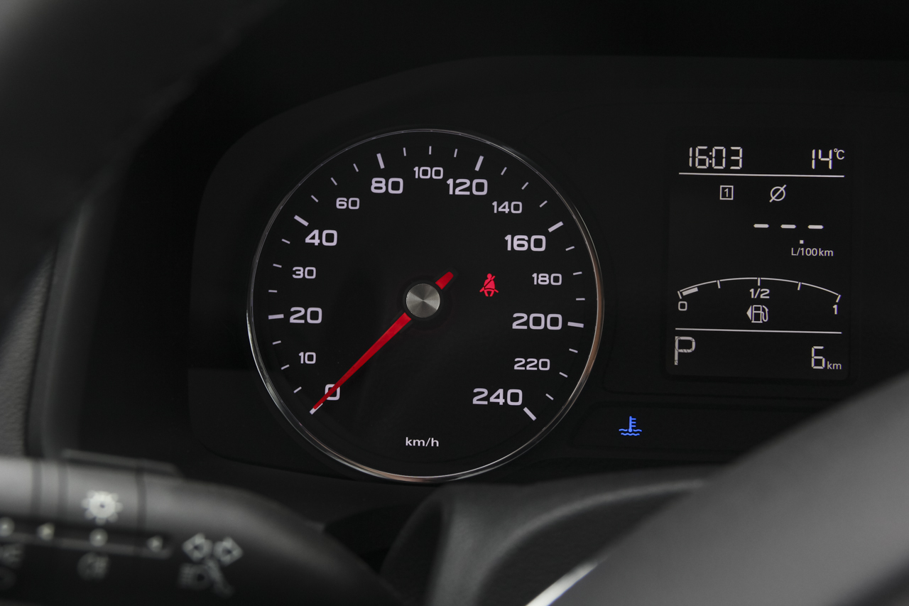 2017款荣威i6 1.0T自动互联网智享版16T