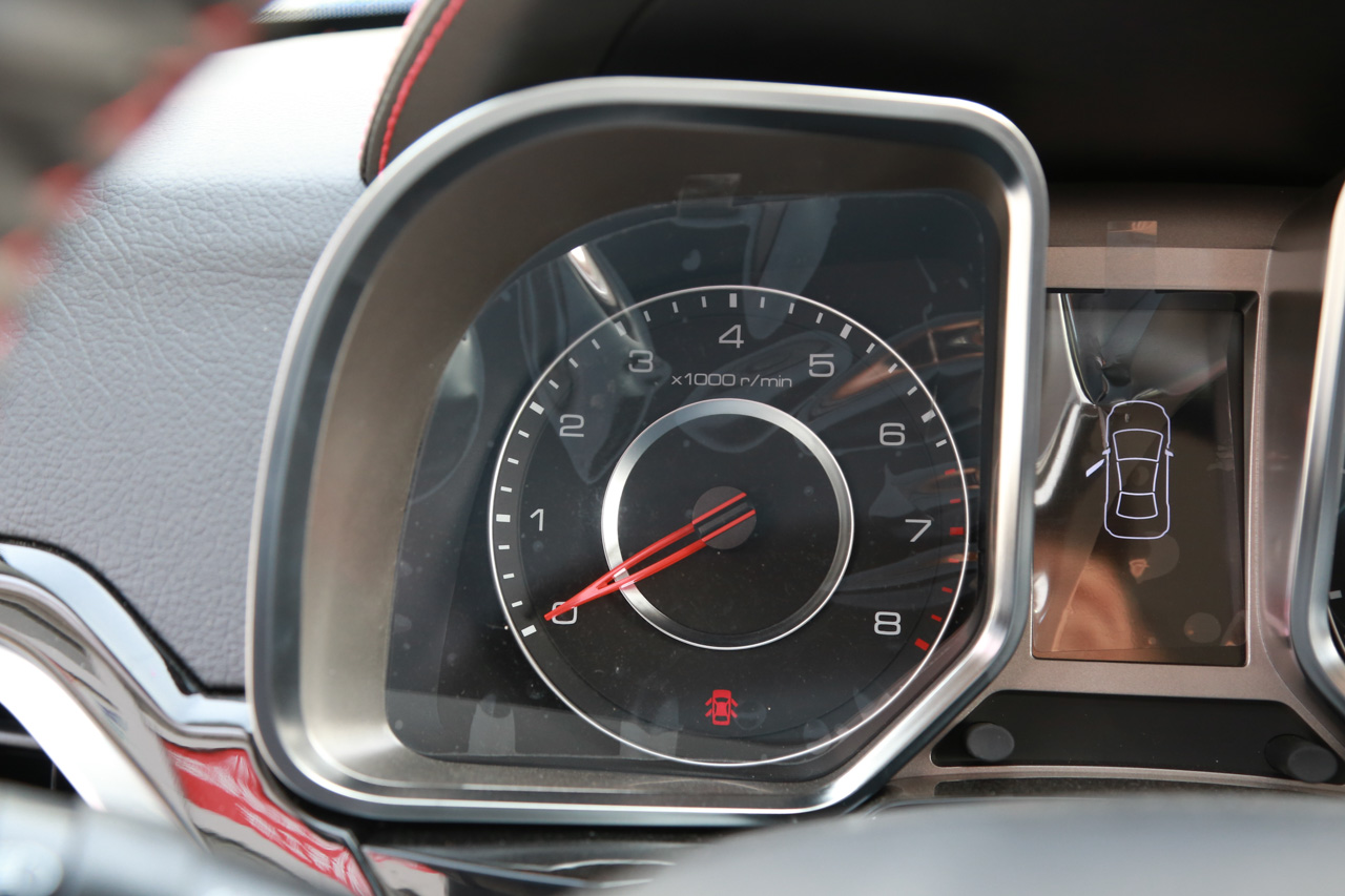 2016款大迈X5 1.5T手动豪华7座型 国五 萨丁白