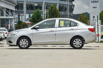 2015款赛欧3 1.5L手动理想版（天窗）