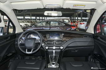 2018款君马S70 1.5T手动标准型5座图片