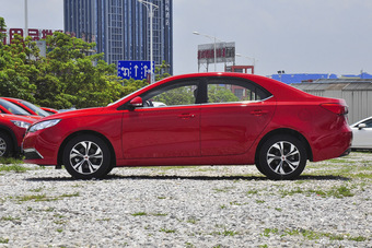 2017款荣威360 1.5L自动豪华版