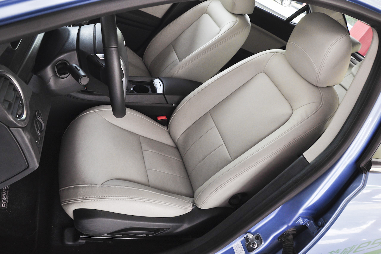 2016款荣威e550 1.5L自动旗舰版