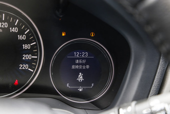 2015款缤智1.8L CVT四驱旗舰型 塔夫绸白