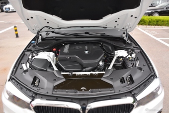 2018款宝马5系改款2.0T自动530Li xDrive M运动套装图片