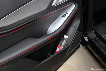 2017款宝骏560 1.5T 手动舒适型7座 