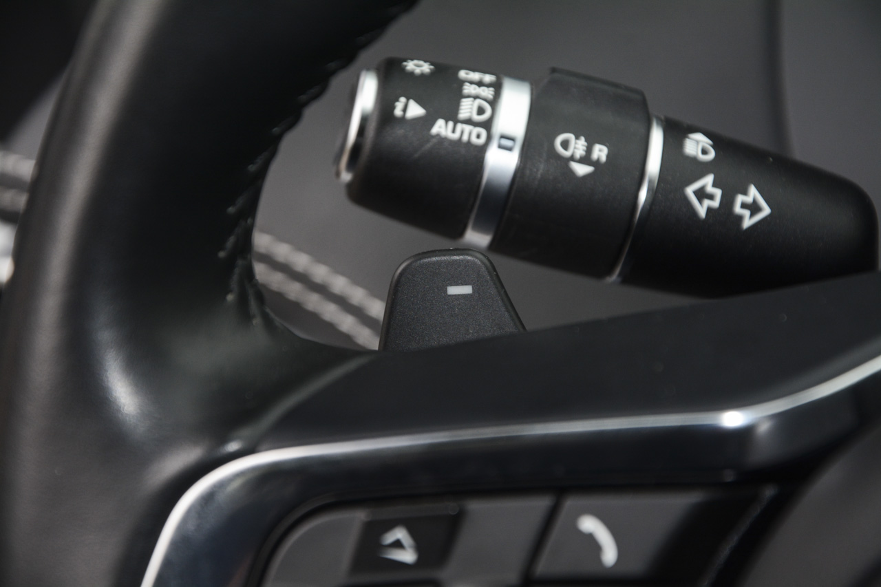 2017款捷豹XE R-SPORT 2.0T自动i4 Ti (200PS) 