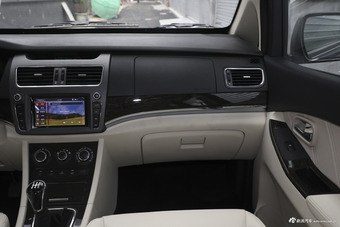 2018款斯派卡1.5L手动舒适型