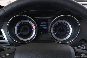 2017款揽福1.9T手动柴油两驱豪华版5座