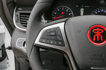 2018款比亚迪宋MAX 1.5T自动智联豪华型6座