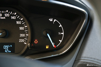 2015款福睿斯1.5L自动时尚型