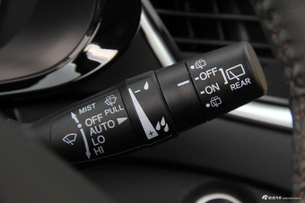 2017款传祺GS7 320T 2.0T两驱豪华智联型