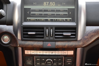 2017款北京BJ80 2.3T捍卫者