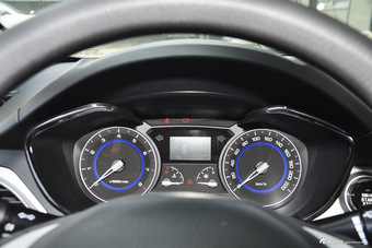 2016款悦翔V7 1.6L自动乐享型国V