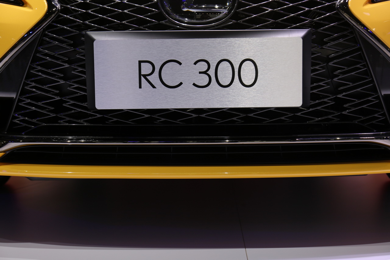 2018广州车展实拍：雷克萨斯RC