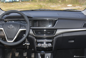 2016款长安欧尚1.5L手动豪华型