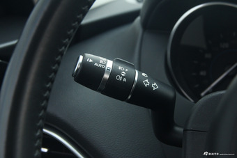 2016款捷豹F-PACE 2.0T自动R-SPORT运动版