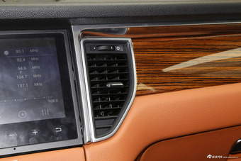 2017款众泰SR9 2.0T自动极致之光版