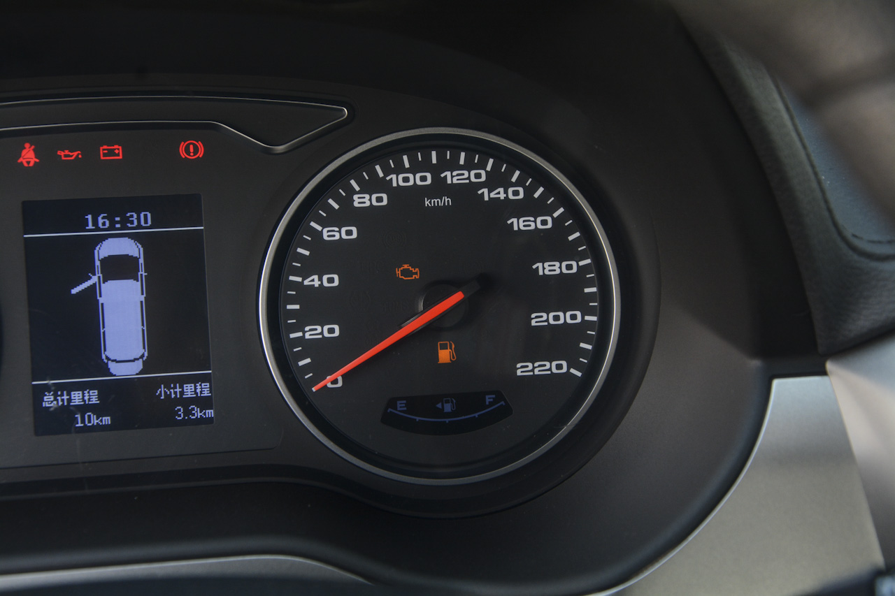 2017款瑞风M4 2.0T手动舒适型