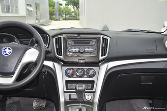 2015款启辰T70 2.0L自动睿行版