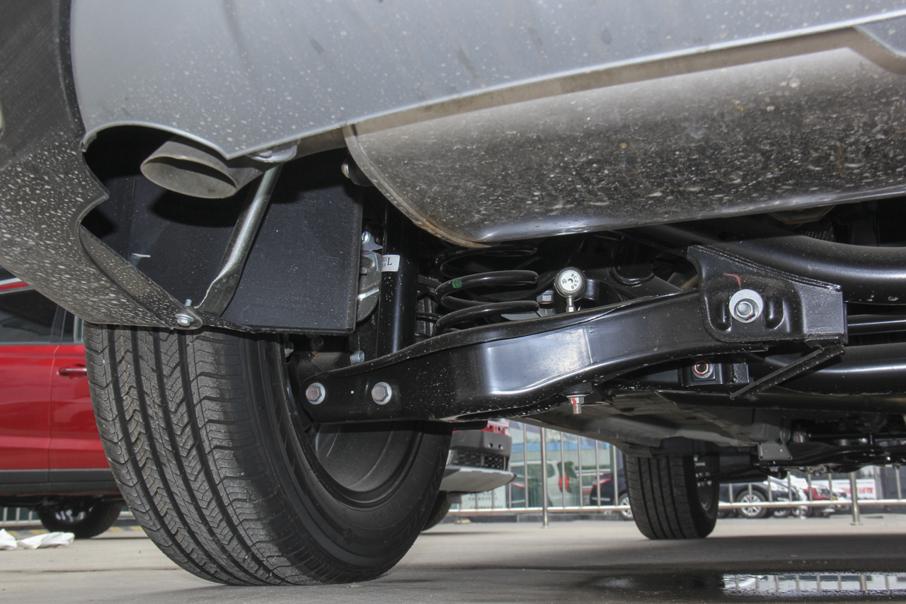 2018款传祺GS4 1.3T手动两驱精英版200T