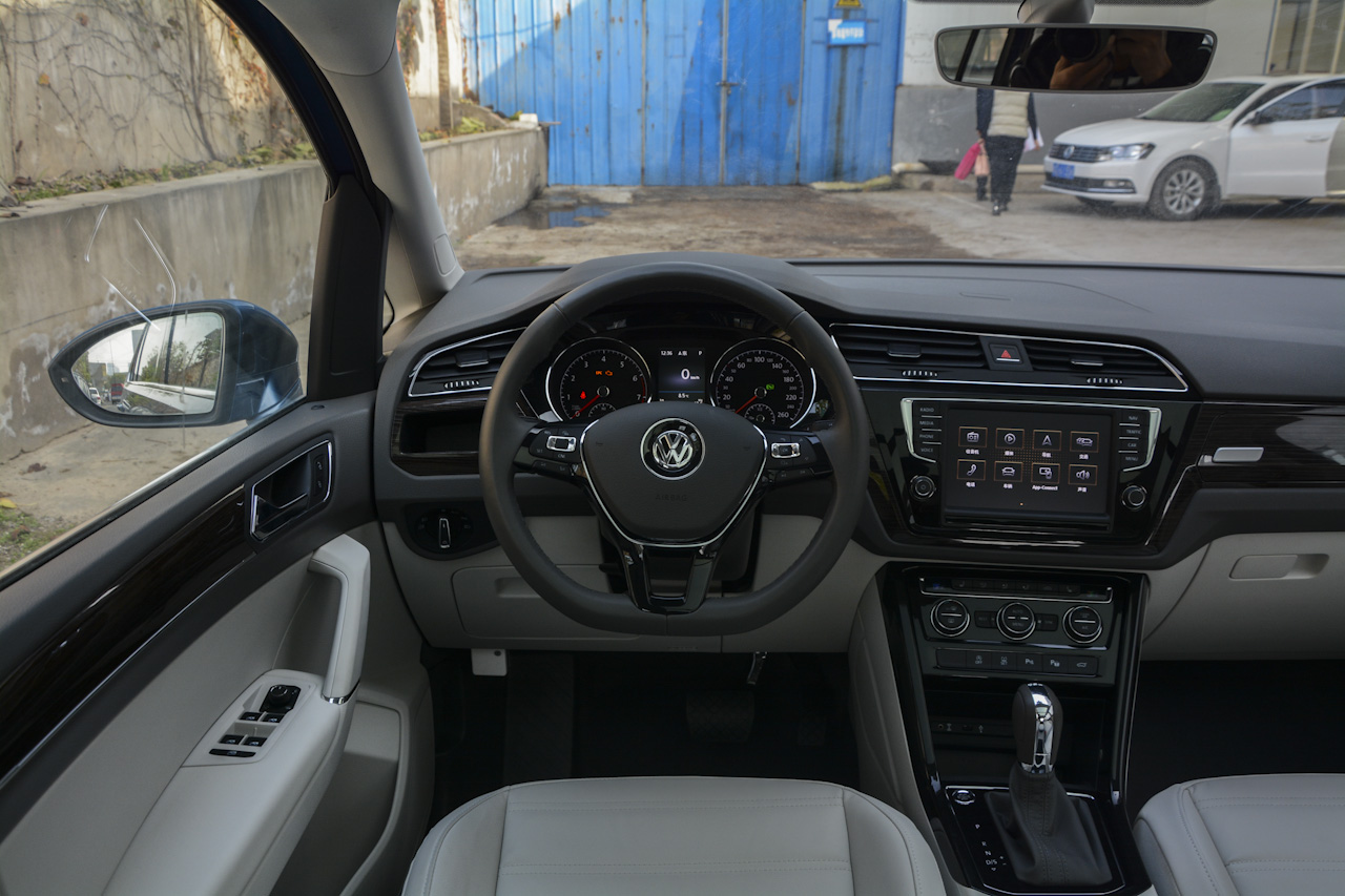 2018款途安L 1.4T自动豪华版280TSI