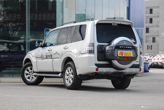 2016款帕杰罗（进口）3.0L自动豪华版 国4