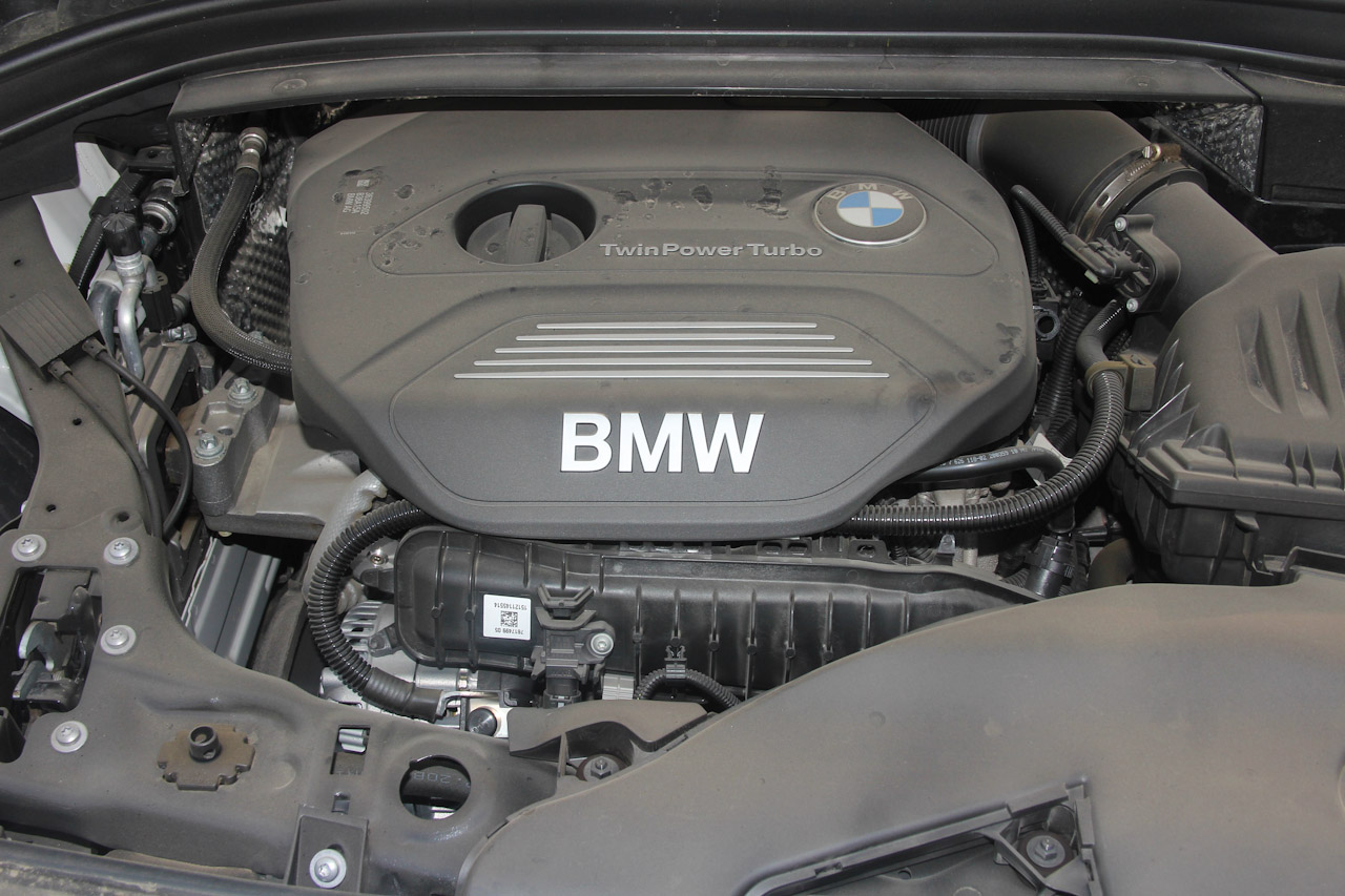 2016款宝马2系旅行车218i 1.5T自动运动设计套装