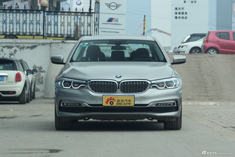 2018款宝马5系2.0T自动530Li尊享型豪华套装