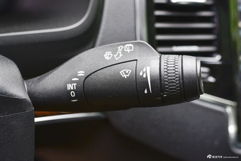 2015款沃尔沃XC90 2.0T自动 T6智雅版7座