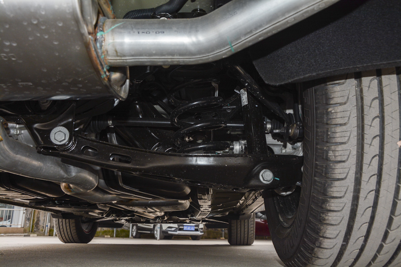 2018款探界者RS 2.0T自动四驱捍界版550T