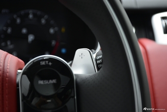 2018款路虎揽胜运动 3.0 v6锋尚创世版DYMAMIC