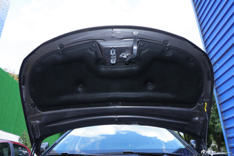 2017款标致5008 1.6T自动350THP精英版5座