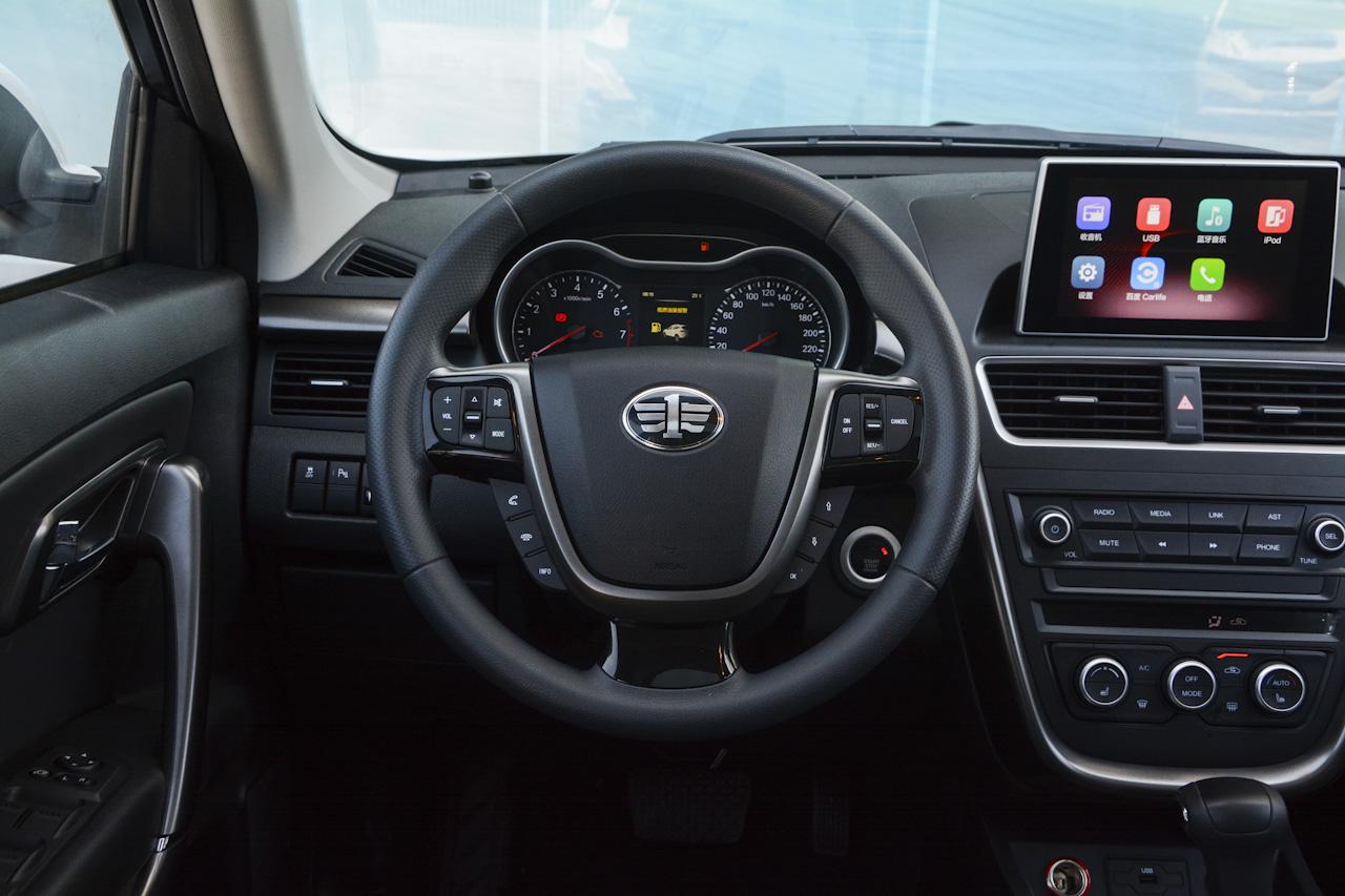 2017款奔腾X80 1.8T自动豪华型 