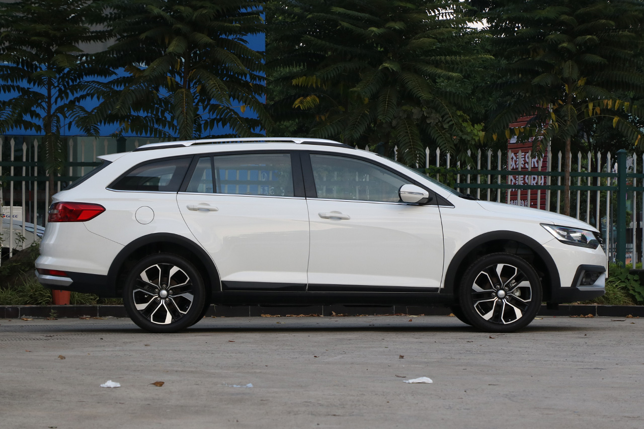 2018款骏派CX65 1.5L手动智联豪华型