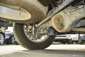 2016款驭胜S350 2.0T手动四驱汽油豪华天窗版5座