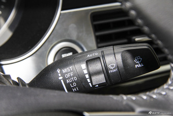 2016款众泰Z700 1.8T自动DCT典雅型