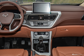 2018款北汽幻速S7 1.5T 手动尊贵型