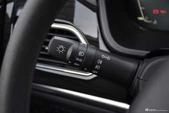 2017款北汽威旺 M50F 1.5L 手动豪华型 棕色