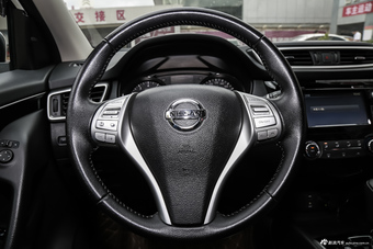 2016款逍客2.0L自动XV TOP旗舰版