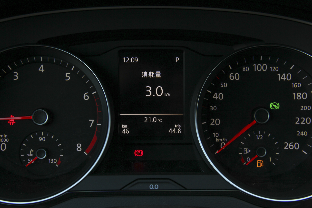 2018款迈腾改款1.8T自动330TSI DSG豪华型